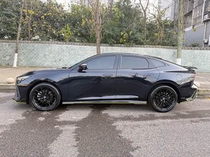 Venta al por Mayor en China: Changan Univ 1.5T 2023 2024 2025, Autos Nuevos 2024, Changan UNI-V IDD, Auto de Gasolina en Venta - Product Image 2