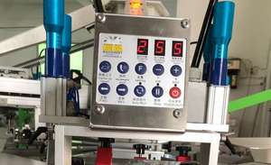 Équipement de sérigraphie, machines automatiques de sérigraphie textile à quatre couleurs avec <span class=keywords><strong>dix</strong></span> tables pour l'impression sur vêtements - Product Image 5