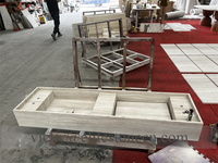 Meuble-lavabo flottant en marbre blanc naturel sur mesure avec rangement encastré
