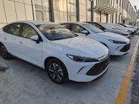 BYD Qin DM-i PHEV berline hybride BYD CAR 2025 Dm-i véhicule de conduite intelligent cinq places 55km 120km Byd Gin Plus 05