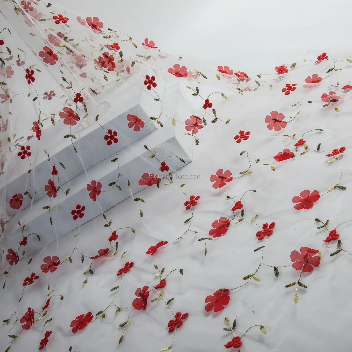 Laço Vermelho Bordado 3D Flor Jacquard Tule Tecido Fornecimento de Fábrica Vestido Saias Tecido de Casamento