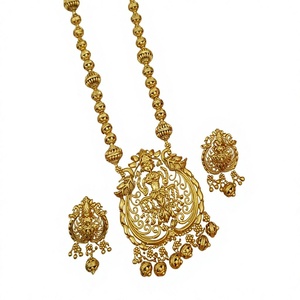 Juego de Collar y Aretes Tradicionales con Perlas de Templo de Alta Calidad, Bañados en Oro, para Mujer, Joyería de Diseño para Bodas - Product Image 2