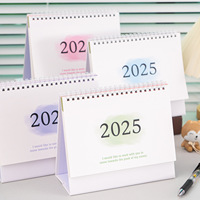 Kalender Desktop 2025 kreatif desain sederhana dan segar untuk pemeriksaan rencana dan bingkai foto menggunakan versi bahasa Inggris kalender Notebook