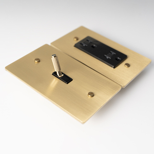 Interruptor de palanca moleteado de latón dorado estándar americano para hotel, con toma USB GFCI de 15A y 110V, modelo CS-0221, interruptor de luz - Product Image 4