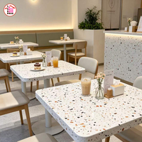 Comptoir de cuisine en terrazzo personnalisé, couleur de base blanche, îlot en pierre technique pour la maison et les restaurants