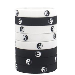 กำไลข้อมือซิลิโคนลายหยินหยางไท่จี๋ ขนาด 202*12*2 มม. สีดำขาว แฟชั่นคู่รัก ของขวัญ เครื่องประดับ - Product Image 3