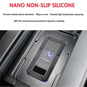 Cargador inalámbrico para coche de 15W, carga rápida dual USB QC3.0 tipo C para Toyota Highlander/Crown Kluger 2022 - Product Image 3