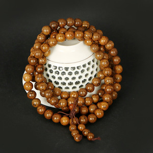 Bracelet de méditation en perles de bois de santal Vajra Bodhi, 108 perles rondes - Product Image 1