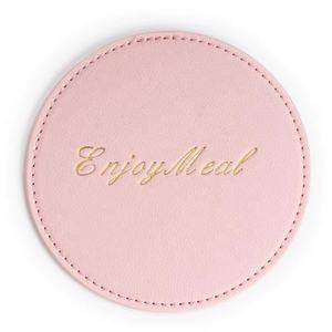 แผ่นรองแก้วหนังวีแกนทรงกลมนุ่มพิมพ์ลายตามสั่งคุณภาพสูง พร้อมโลโก้ แผ่นรองแก้วหนังหรูหราสำหรับเครื่องดื่ม กาแฟ เบียร์ - Product Image 3