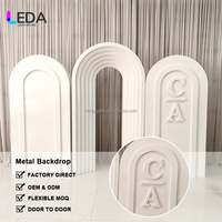 LEDA Produk Terbaru Dapat Disesuaikan Latar Belakang Logam Putih Modern Bergelombang Lengkung Dekorasi Pesta Pernikahan Ulang Tahun Acara Cepat dari Cina