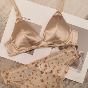 Conjunto de lencería de dos piezas, sin costuras, de color sólido, sujetador y braga, de seda satinada, con copas triangulares. - Product Image 2