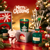 Coffret Cadeau de Noël de Luxe Favor Presents : Bougie en Cire de Soja et Diffuseur à Bâtonnets d'Aromathérapie, Édition Spéciale Fêtes, Idéal pour les Célébrations