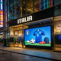 Écran publicitaire LED P3.9 de 229 pouces pour les matchs de football de l'équipe d'Italie, articles essentiels pour les besoins quotidiens, magasin spécialisé