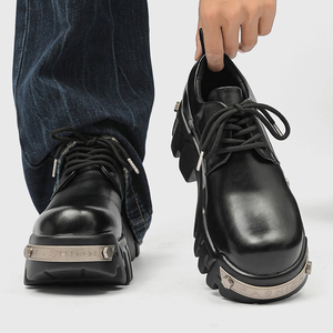 78059 Chaussures Derby à semelle épaisse style punk, tendance mode, pour homme, en cuir, grande taille, style métallique, chaussures de moto pour homme - Product Image 3