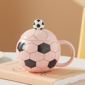 كوب رياضي خفيف الوزن صديق للبيئة مع غطاء، سعة 400 مل لعشاق كرة القدم. - Product Image 2