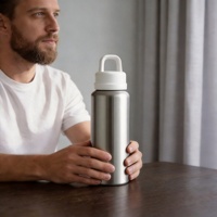 Bouteille d'eau isotherme haute performance de 750 ml avec ouverture large, gourde sous vide de 26 oz pour un nettoyage facile et le remplissage de glace
