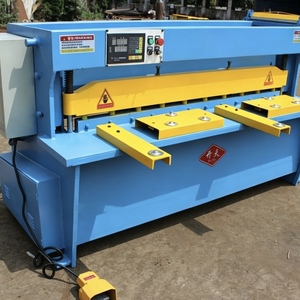 Machine <span class=keywords><strong>de</strong></span> découpe électrique CNC pour la fabrication <span class=keywords><strong>de</strong></span> conduits carrés HVAC - Product Image 4