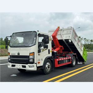 Precio de fábrica: Camión de basura HOWO 4*2 con brazo gancho, camión de basura de 5 toneladas con contenedor de residuos en venta - Product Image 1