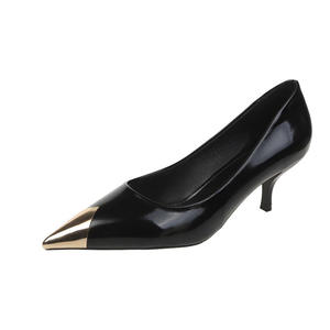 Nuevos Zapatos de Tacón para Mujer, Estilo Casual para Otoño, con Tacones de Aguja Cuadrados y Diseño de Remaches Metálicos - Product Image 1
