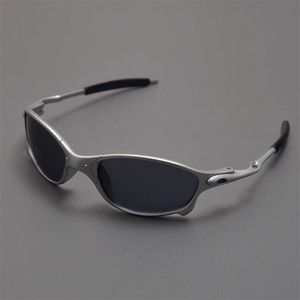 Occhiali da Sole Futuristici Leggeri Stile Vintage Unisex, Modello Juliet Sportivo con Aste Metalliche Sottili, Lenti a Specchio e Protezione UV400 - Product Image 4