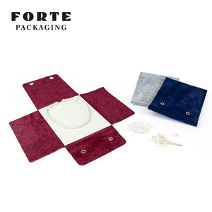 FORTE Emballage de bijoux haut de gamme personnalisé en velours et daim, présentoir à bijoux avec logo personnalisé, grand emballage pour collier - Product Image 5