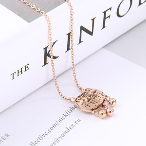 Buona fortuna " Fu "   Collana con ciondolo a forma di chiave Ruyi in acciaio al titanio placcato oro 18 carati, catena da donna per clavicola, stile etnico - Product Image 3