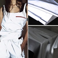 Nouveauté 2024 : Tissu polyester gris haute visibilité, 100 % rétro-réfléchissant, imperméable et résistant aux déchirures pour vêtements d'extérieur et accessoires auto pour filles