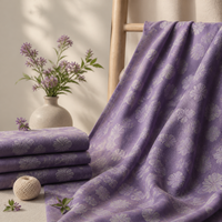 Tissu en satin de soie imprimé numérique motif papillon violet vague dorée, élégant motif chinois, textile de luxe pour la confection de vêtements