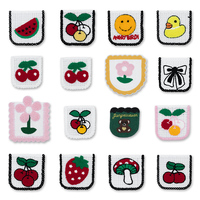 Serviette de poche à motifs de dessins animés, patchs floraux brodés, badges brodés par ordinateur, patchs en chenille, patchs en tissu cerise.