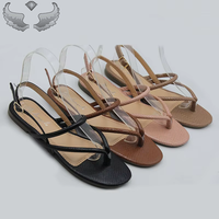 Nouveaux styles d'été sandales plates couleur unie chaussures pour femmes semelle en caoutchouc souple et confortable sandales plates pour femmes et dames