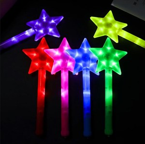 ไม้กายสิทธิ์หลากสี ไม้กายสิทธิ์พลาสติกเรืองแสง ของชำร่วยเด็ก ไฟ LED แท่งเรืองแสง วันวาเลนไทน์ วันแม่ อุปกรณ์งานรื่นเริงและงานปาร์ตี้ - Product Image 2