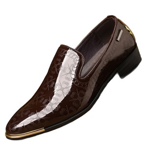 Mocassins en cuir verni à bout pointu, chaussures de mariage, semelle extérieure en caoutchouc amorti, doublure en cuir véritable, logo gravé - Product Image 5