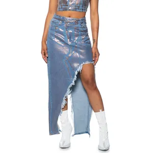 दैवी समय कट धातु डेनिम स्कर्ट में अविस्मरणीय धातु डेनिम मिडी स्कर्ट