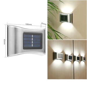 Lámpara de Pared Solar LED Impermeable con 2 Años de Garantía, Diseño Abstracto para Decoración de Jardín/Patio Exterior, Iluminación Superior/Inferior - Product Image 5