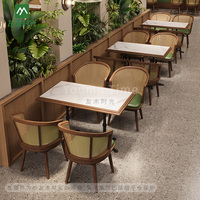 Meubles de restaurant à thème, tables et chaises en rotin tressé, tables à manger en marbre et canapés en bois pour restaurants commerciaux
