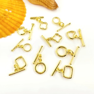 Fermoirs en Cuivre Plaqué Or 18K pour Bijoux : Cœur, Trèfle, Carré, Rond – Accessoires DIY pour Colliers, Bracelets et Chaînes - Product Image 1