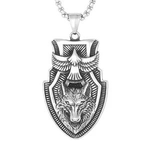 Vente en gros de bijoux Viking personnalisés Design 3D bouclier en acier inoxydable pendentif tête d'aigle et de loup pour hommes