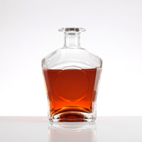 Bouteille à liqueur en verre facetté incurvé de 750 ml la plus populaire avec bouchon pour brandy, whisky et spiritueux