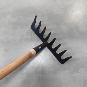 Outil de jardin de haute qualité 8 dents <span class=keywords><strong>râteau</strong></span> en acier au carbone avec manche en bois cultivateur Mini <span class=keywords><strong>râteau</strong></span> pour le désherbage - Product Image 3
