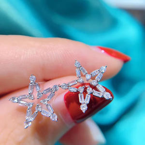 Orecchini a Stella con Diamanti Bianchi Champagne, Taglio Baguette Naturale, Gioielli di Lusso in Oro Bianco per Donna - Product Image 3