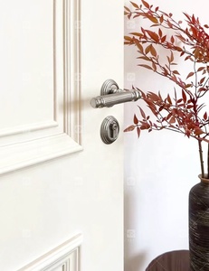 Puertas interiores de madera maciza impermeables modernas, nuevo diseño con accesorios a la venta para aplicaciones de hoteles y dormitorios - Product Image 5