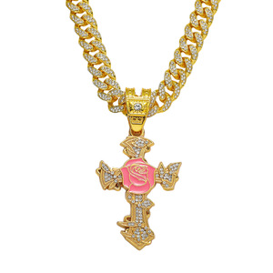 Collana con Ciondolo a Forma <span class=keywords><strong>di</strong></span> Croce Rosa con <span class=keywords><strong>Pietre</strong></span> CZ, Placcata in Oro, Catena Cubana con Strass - Product Image 5