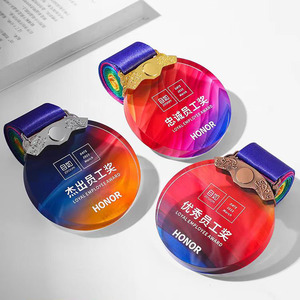 Medalla de Fútbol de Cristal Premium (Oro/Plata/Bronce) - Premio de Cristal Facetado Personalizable para Campeones y MVPs - Grabado Láser, UV - Product Image 2