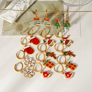 Pendientes de Aro H&C Modernos y Lindos con Dijes Esmaltados Navideños, Chapados en Oro de 18K, de Acero Inoxidable con Circonitas Colgantes, Tipo Huggie para <span class=keywords><strong>Mujer</strong></span> - Product Image 1