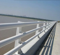 Poteau de garde-corps de pont en acier de haute qualité, surface réfléchissante de qualité diamant, norme EN10025, galvanisé à chaud, revêtement en poudre