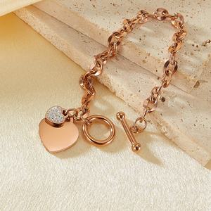 Vente <span class=keywords><strong>en</strong></span> gros de <span class=keywords><strong>bracelet</strong></span> à breloques <span class=keywords><strong>en</strong></span> plaqué <span class=keywords><strong>or</strong></span> 18 ct avec fermoir à bascule <span class=keywords><strong>en</strong></span> zircon cubique pour femmes bijoux tendances <span class=keywords><strong>en</strong></span> acier inoxydable avec chaîne et maillons - Product Image 2