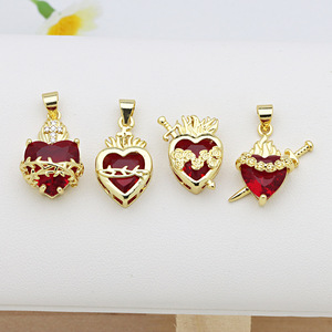 <span class=keywords><strong>Colgante</strong></span> de Corazón <span class=keywords><strong>Rojo</strong></span> Intenso HD408 al por Mayor con Circonita Grande, Hecho de Latón Bañado en Oro de 18K, Accesorio para Collar - Product Image 2