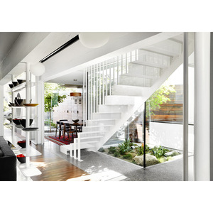 Villa moderna en contenedor, residencia privada con paredes de vidrio y paneles de madera para espacios de vida al aire libre - Product Image 3