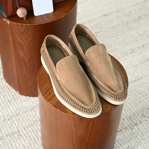 Mocasines Casuales de Diseño para Hombre, Hechos de Gamuza, Diseño de una Pieza con Diseño Calado, Tejidos con Cuero Natural - Product Image 5