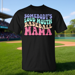 Somebody's Loudmouth Baseball Mama T-Shirt pour femme, cadeau pour maman de joueur de baseball - Product Image 3
